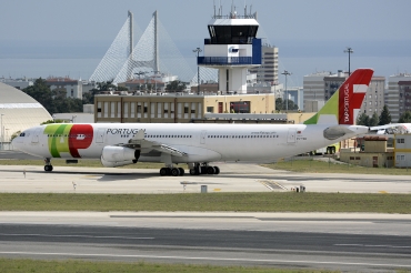 CS-TOC (079) 1995 Airbus A340-312