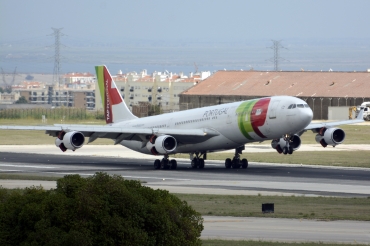 CS-TOA (041) 1994 Airbus A340-312