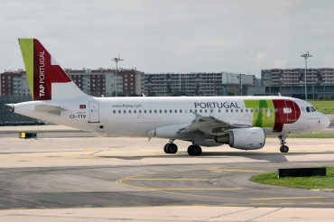 CS-TTV (1718) 2002 Airbus A319-112