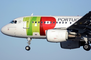 CS-TTV (1718) 2002 Airbus A319-112