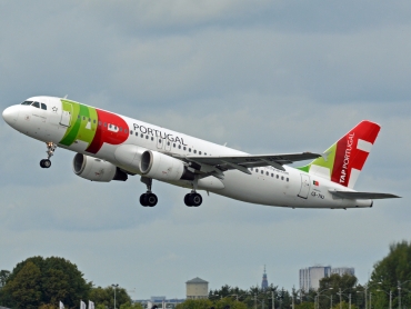 CS-TNJ (1181) 2000 Airbus A320-214