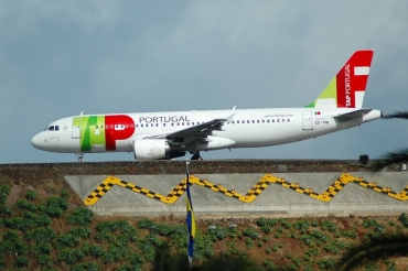 CS-TNL (1231) 2000 Airbus A320-214