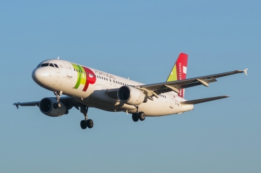 CS-TNQ (3769) 2009 Airbus A320-214