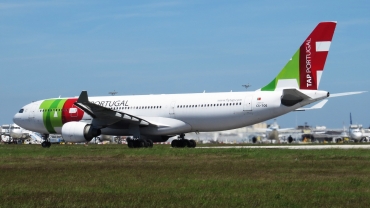 CS-TOE (305) 1999 Airbus A330-223