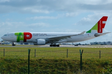 CS-TOJ (223) 1998 Airbus A330-223