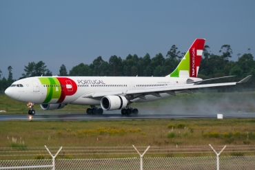 CS-TOM (899) 2008 Airbus A330-202