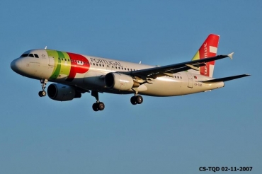 CS-TQD (870) 1999 Airbus A320-214