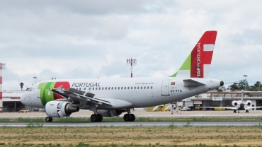 CS-TTG (906) 1998 Airbus A319-111