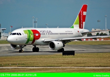 CS-TTH (917) 1998 Airbus A319-111