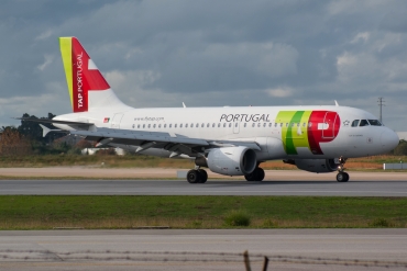 CS-TTI (933) 1998 Airbus A319-111