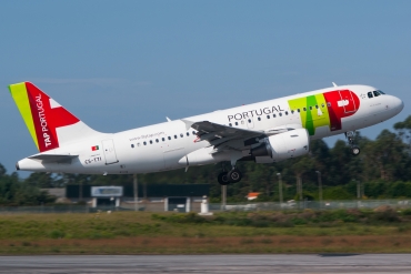 CS-TTI (933) 1998 Airbus A319-111