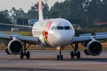 CS-TTL (1100) 1999 Airbus A319-111