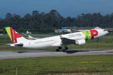 CS-TOK (317) 1999 Airbus A330-223