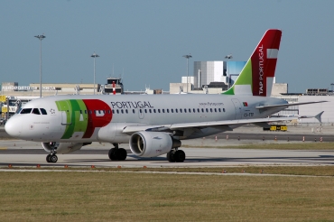 CS-TTF (837) 1998 Airbus A319-111