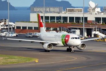 CS-TTG (906) 1998 Airbus A319-111