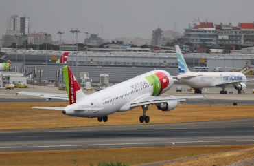 CS-TNJ (1181) 2000 Airbus A320-214