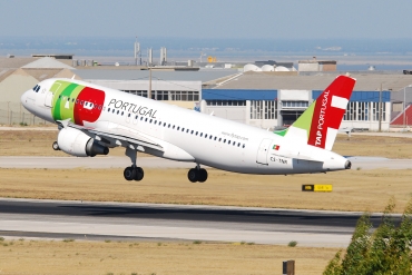 CS-TNR (3883) 2009 Airbus A320-214