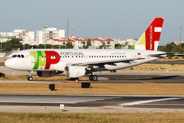 CS-TTJ (979) 1999 Airbus A319-111