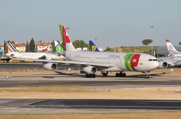 CS-TOA (041) 1994 Airbus A340-312