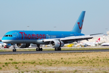 G-BYAH, (cn 26966/520), Boeing 757-204