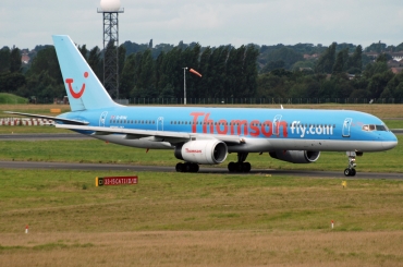 G-BYAI (26967) 1993 Boeing 757-204