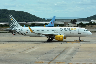 EC-MAN (6079) 2014 Airbus A320-214(WL)