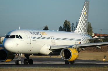 EC-LML (4742) 2011 Airbus A320-214