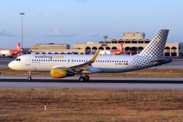 EC-MAN (6079) 2014 Airbus A320-214(WL)