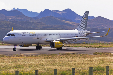 EC-MHS (6740) 2015 Airbus A321-231(WL)