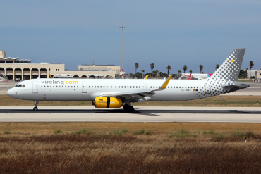 EC-MMU (7218) 2016 Airbus A321-231(WL)