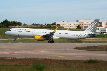 EC-MMU (7218) 2016 Airbus A321-231(WL)