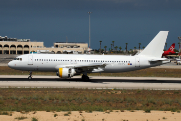 EC-OFU · Airbus A320-214 · MLA / LMML