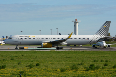 EC-MHA (6684) 2015 Airbus A321-231(WL)