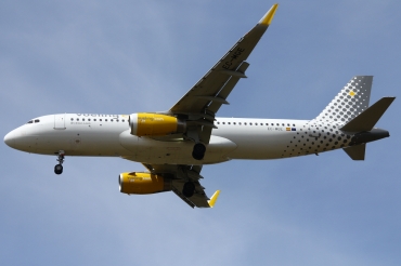 EC-MGE (6607) 2015 Airbus A320-232(WL)