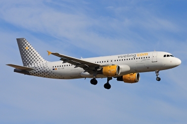 EC-ICR (240) 1991 Airbus A320-211