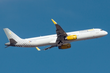 EC-MQB (7599) 2017 Airbus A321-231(WL)