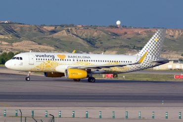 EC-MNZ (7351) 2016 Airbus A320-232(WL)