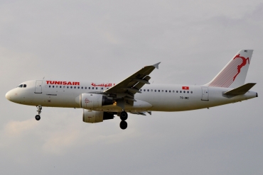 TS-IMC (124) 1990 Airbus A320-211
