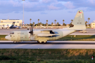 KAF326 (382-5746) Lockheed Martin KC-130J Hercules