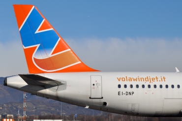 EI-DNP (421) 1993 Airbus A320-212