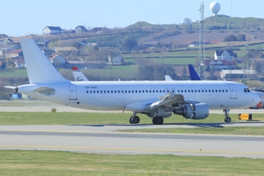 SP-HAE (883) 1998 Airbus A320-214
