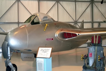 5801 (15072) DeHavilland DH-100 Vampire FB9