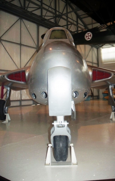 5801 (15072) DeHavilland DH-100 Vampire FB9