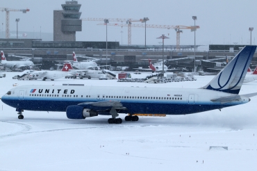 N655UA, (cn 25393/468), Boeing 767-322/ER