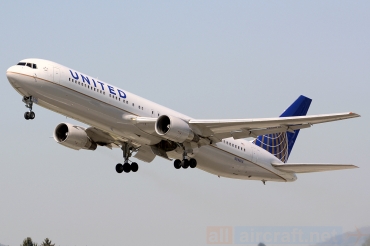 N646UA, (cn 25283), Boeing 767-300