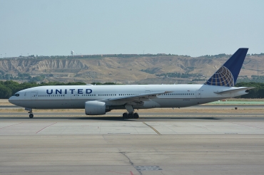 N769UA (26921) 1995 Boeing 777-222