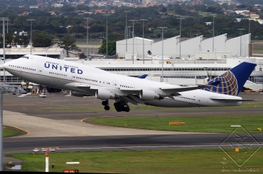 N107UA (26900) 1998 Boeing 747-422