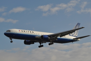 N643UA (25093) 1991 Boeing 767-322(ER)