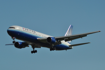 N647UA (25284) 1992 Boeing 767-322(ER)