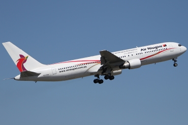 P2-PXW (cn 25365) Boeing 767-383ER